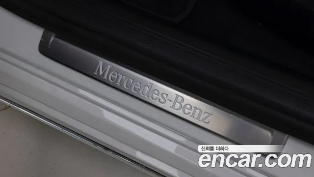 Mercedes-Benz E-Class 2025 thumb 2