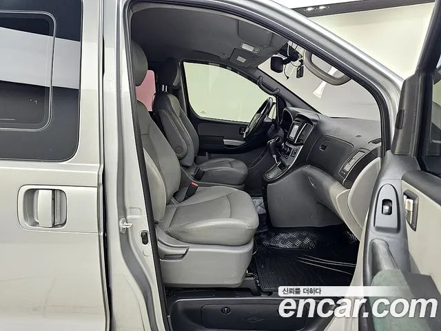 Hyundai Staria 2017 thumb 2