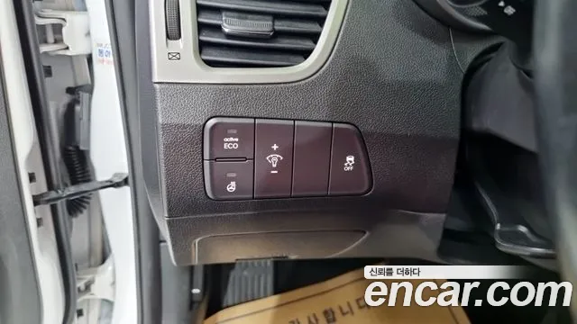 Hyundai Avante 2013 thumb 5