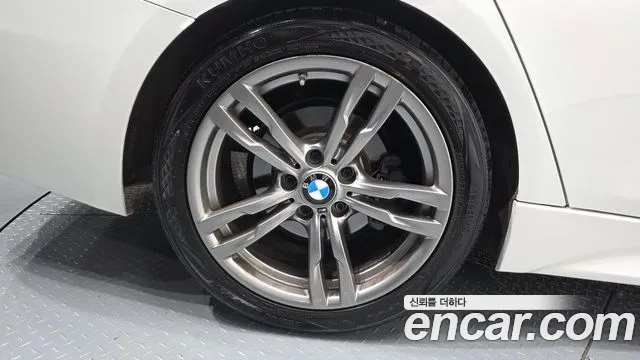 BMW 3 серии 2018 thumb 9