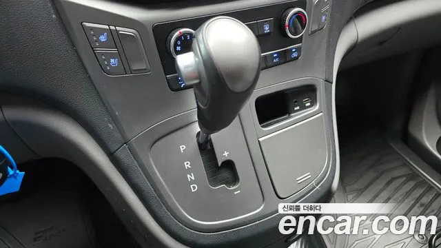 Hyundai Staria 2020 thumb 3