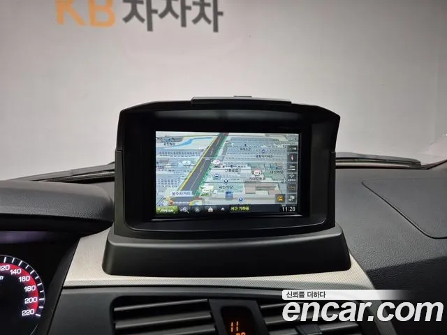 KGM Korando 2013 thumb 11