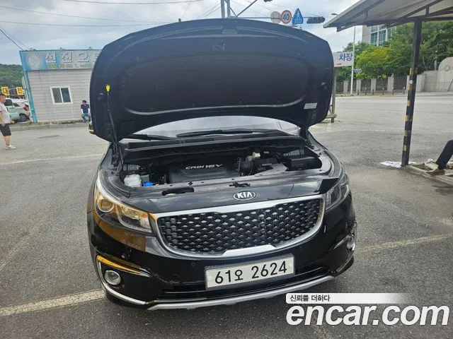 Kia Carnival 2017 thumb 5