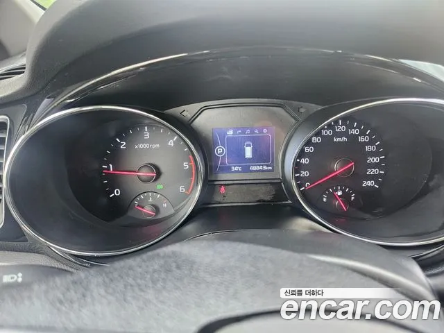 Kia Carnival 2017 thumb 9