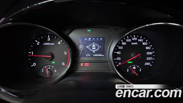 Kia Carnival 2015 thumb 11