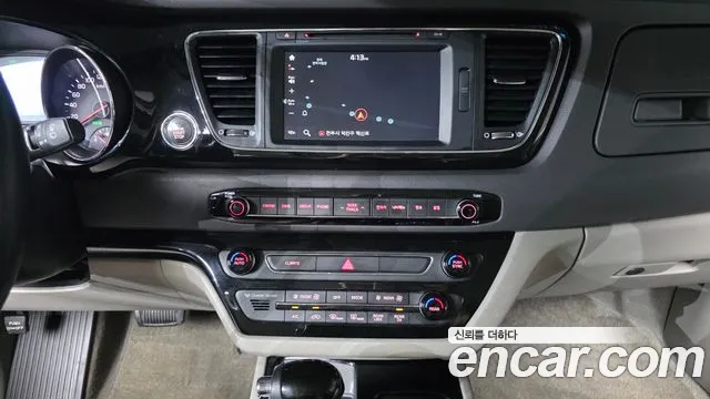Kia Carnival 2015 thumb 3