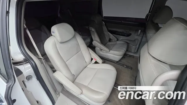Kia Carnival 2015 thumb 4