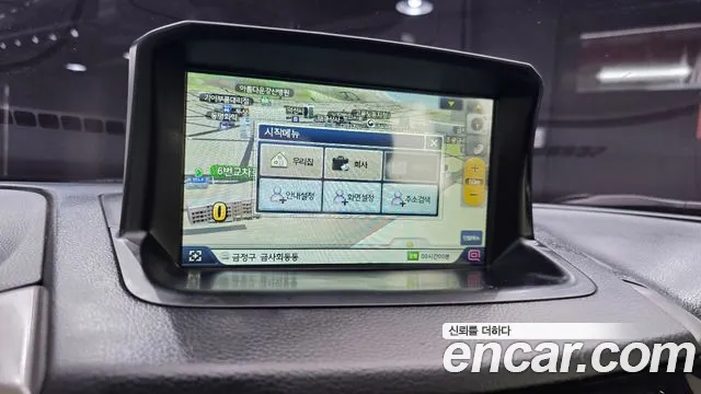 KGM Tivoli 2017 thumb 5