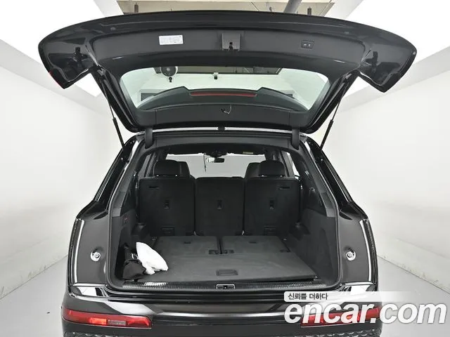 Audi Q7 2025 thumb 12