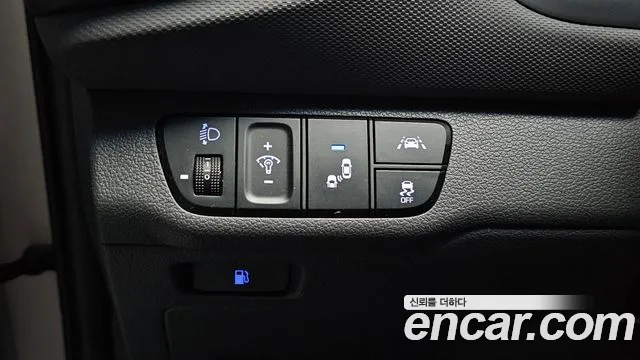 Hyundai Ioniq Hybrid 2016 thumb 2