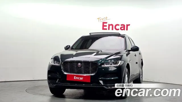 Jaguar F-Pace 2017 thumb 8