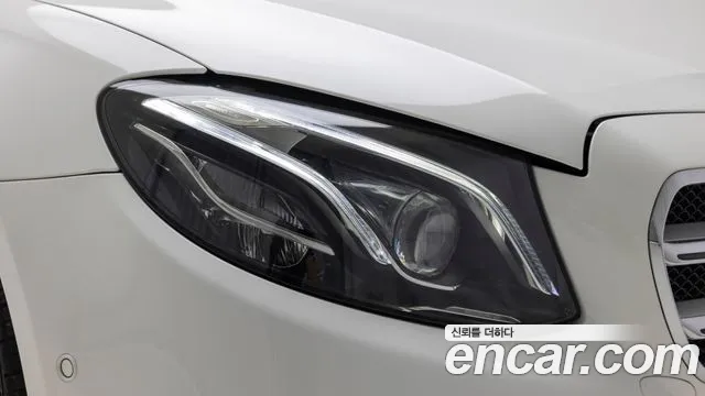 Mercedes-Benz E-Class 2020 thumb 10