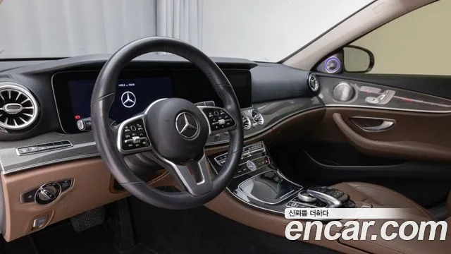 Mercedes-Benz E-Class 2020 thumb 5