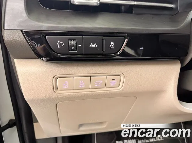 Kia Carnival 2021 thumb 6