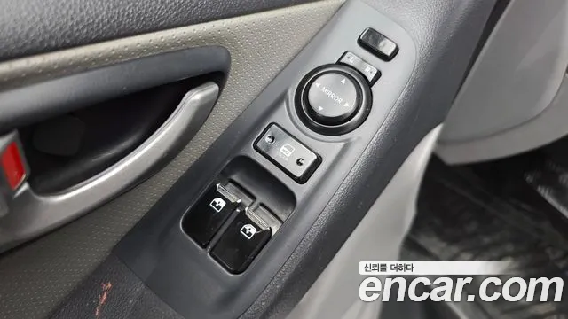 Hyundai Staria 2013 thumb 4