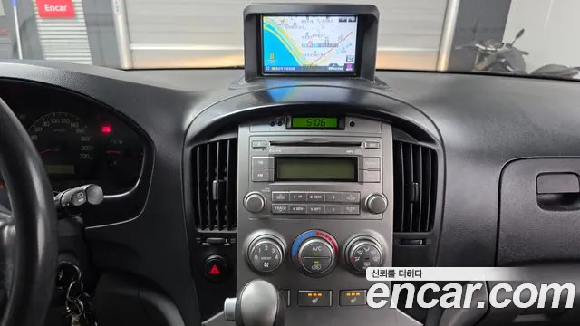 Hyundai Staria 2013 thumb 12