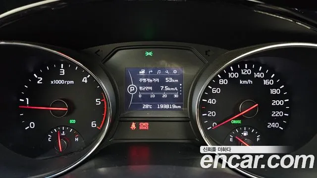 Kia Carnival 2016 thumb 5