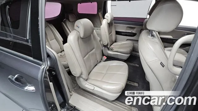 Kia Carnival 2016 thumb 9