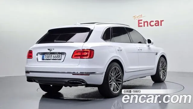 Bentley Bentayga 2018 thumb 3