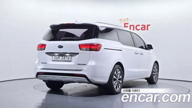 Kia Carnival 2017 thumb 8