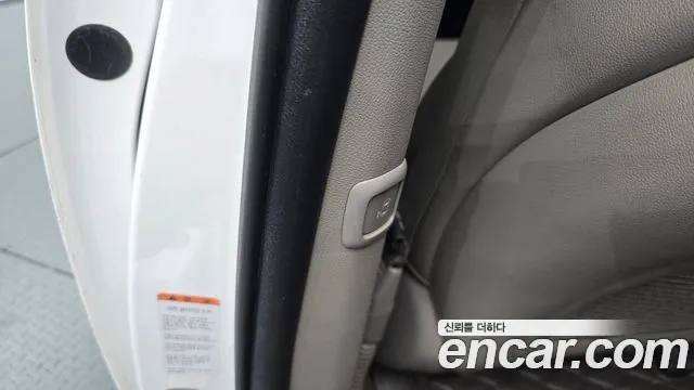 Kia Carnival 2017 thumb 5