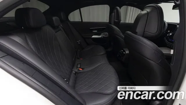 Mercedes-Benz E-Class 2024 thumb 11