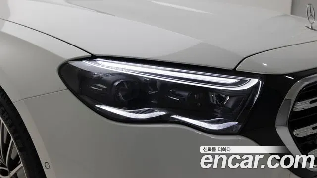 Mercedes-Benz E-Class 2024 thumb 7
