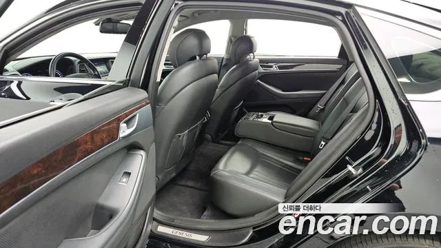 Hyundai Genesis 2015 thumb 3