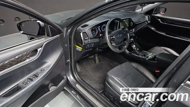 Hyundai Grandeur 2017 thumb 4