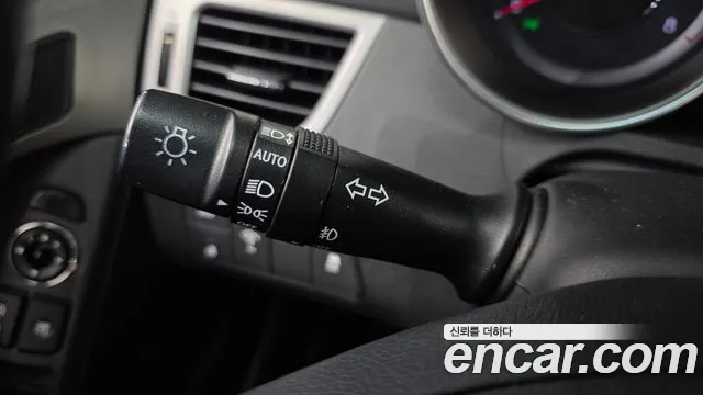 Hyundai Avante 2013 thumb 4
