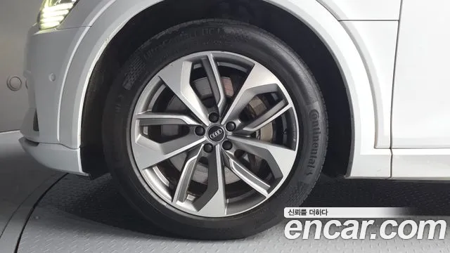 Audi e-tron 2020 thumb 6