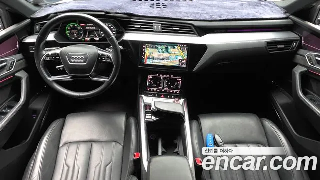 Audi e-tron 2020 thumb 8
