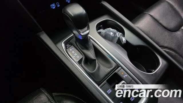 Hyundai Santa Fe 2019 thumb 9