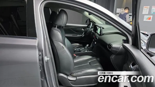 Hyundai Santa Fe 2019 thumb 11