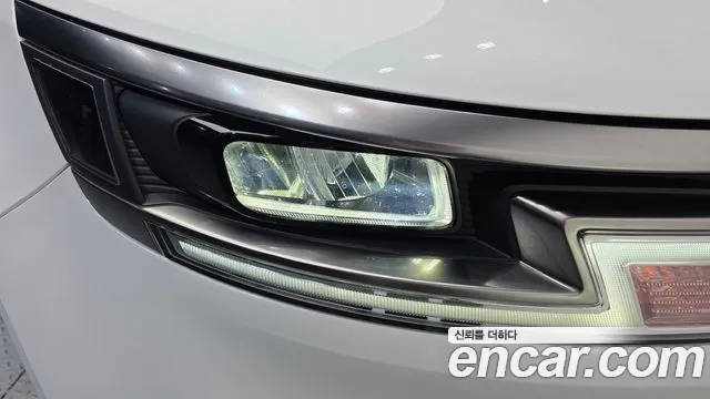 Kia Carnival 2023 thumb 3