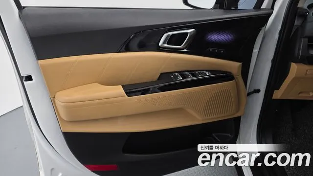 Kia Carnival 2023 thumb 4