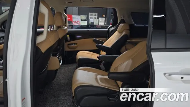 Kia Carnival 2023 thumb 6