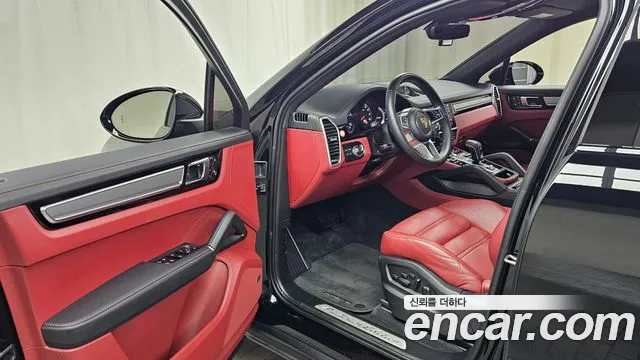 Porsche Cayenne 2023 thumb 9