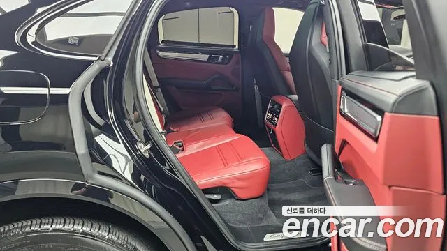 Porsche Cayenne 2023 thumb 4