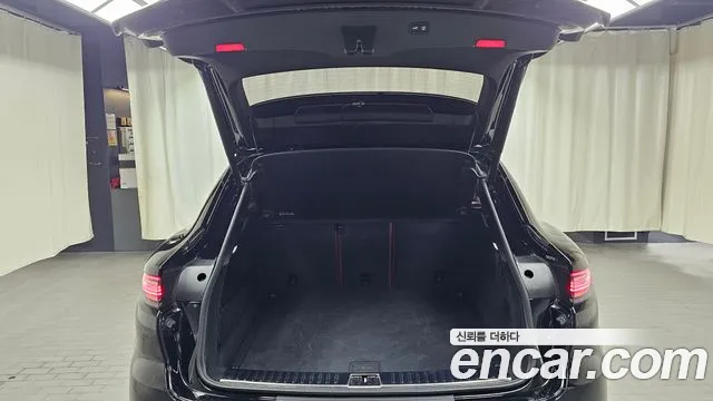 Porsche Cayenne 2023 thumb 2