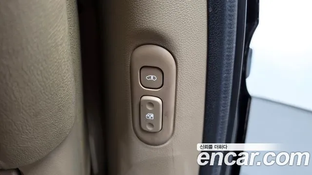 Kia Canival 2010 thumb 7