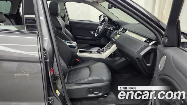 Land Rover Range Rover Evoque 2018 thumb 3