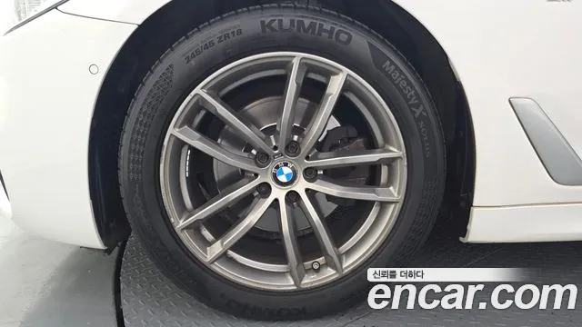 BMW 5 серии 2018 thumb 7