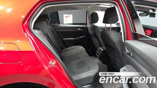 Volkswagen Golf Sportsvan 2024 thumb 4