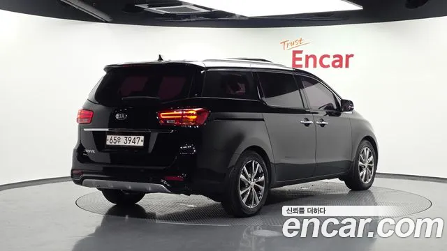 Kia Carnival 2018 thumb 3