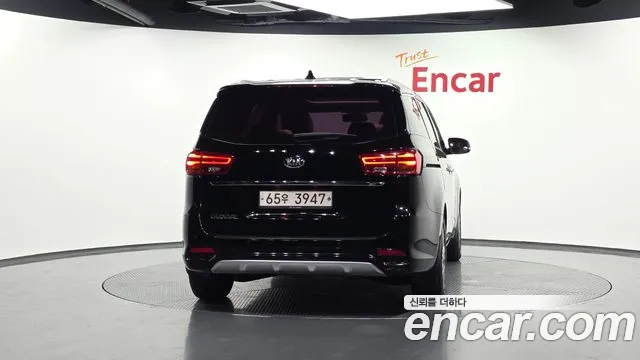 Kia Carnival 2018 thumb 2
