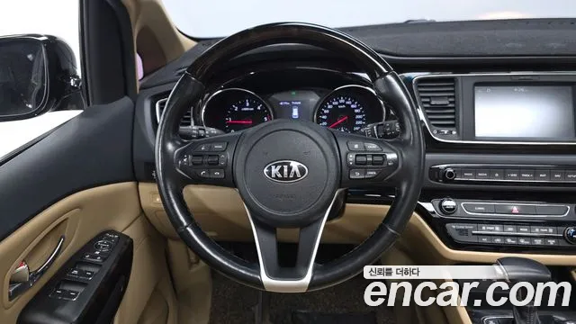 Kia Carnival 2018 thumb 4
