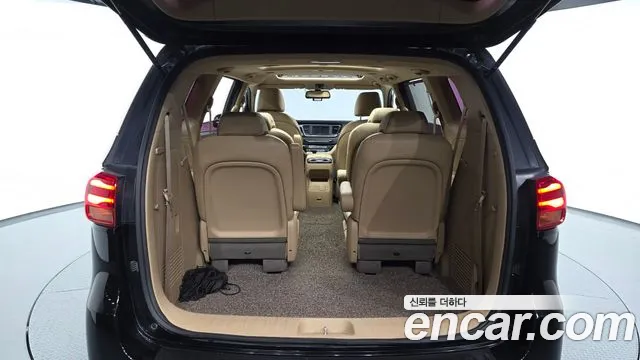 Kia Carnival 2018 thumb 11