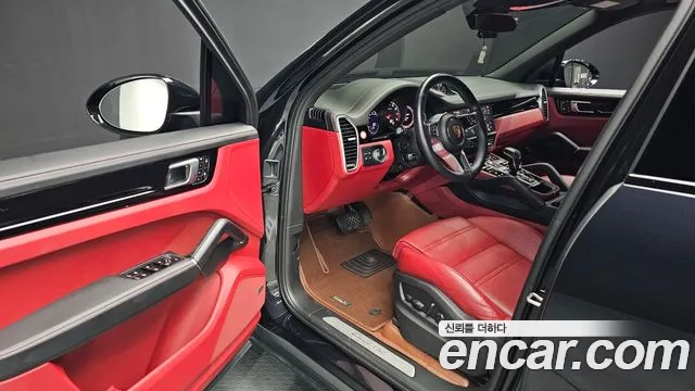 Porsche Cayenne 2022 thumb 9