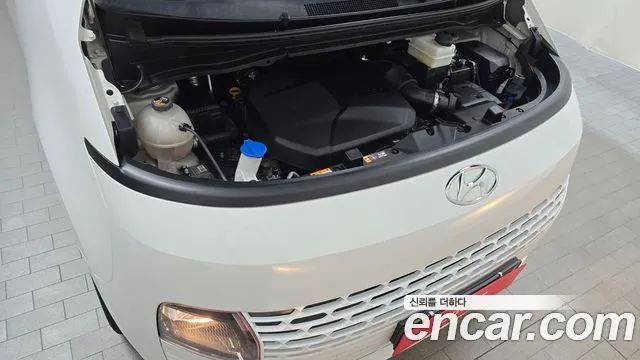 Hyundai Staria 2023 thumb 4